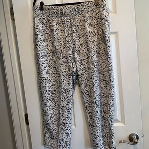 Old navy stretchtech pants, size XL